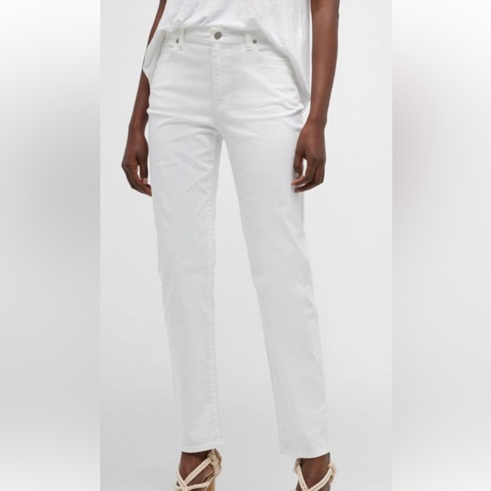 Eileen Fisher White Straight Leg Jeans. Women’s Size: 6.